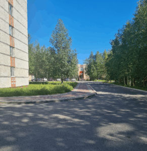 Фото одного из внутриквартальных проездов города